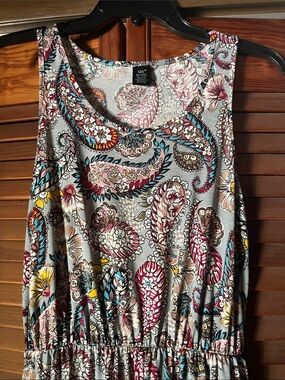 Sleeveless Paisley Midi Dress in Gray with Multicolor Accents